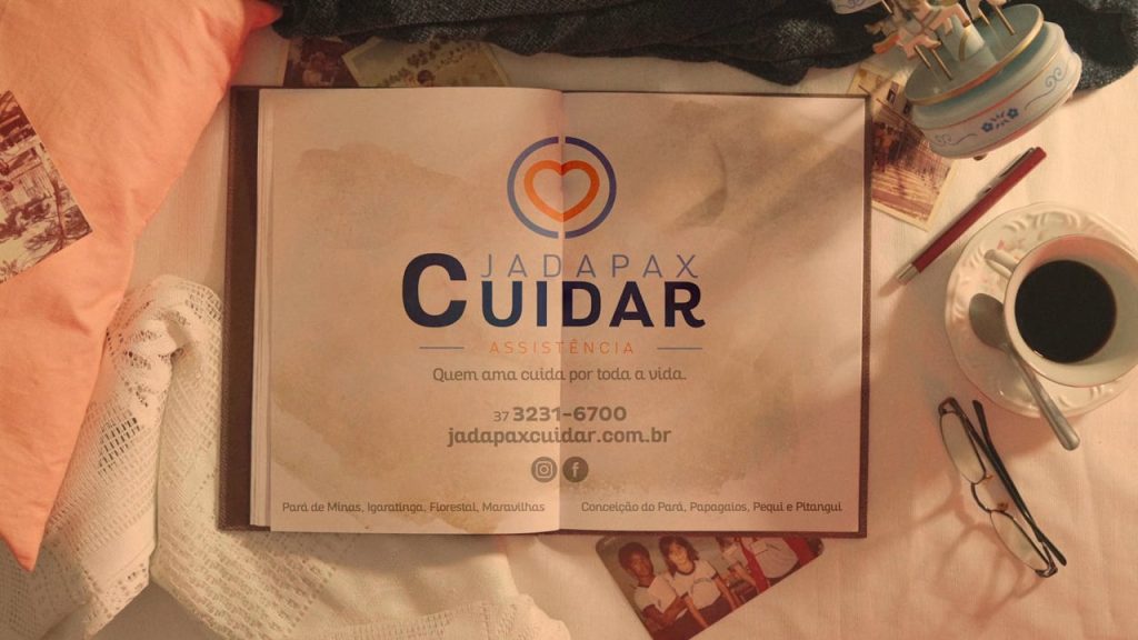 Frame de abertura do vídeo: Jadapax Cuidar: Rebranding